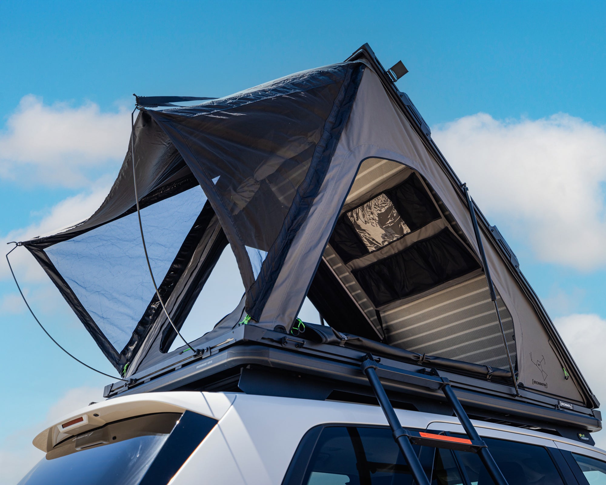 Lightweight Hardshell Rooftop Tent ORION 1200 by IRONMAN 4X4