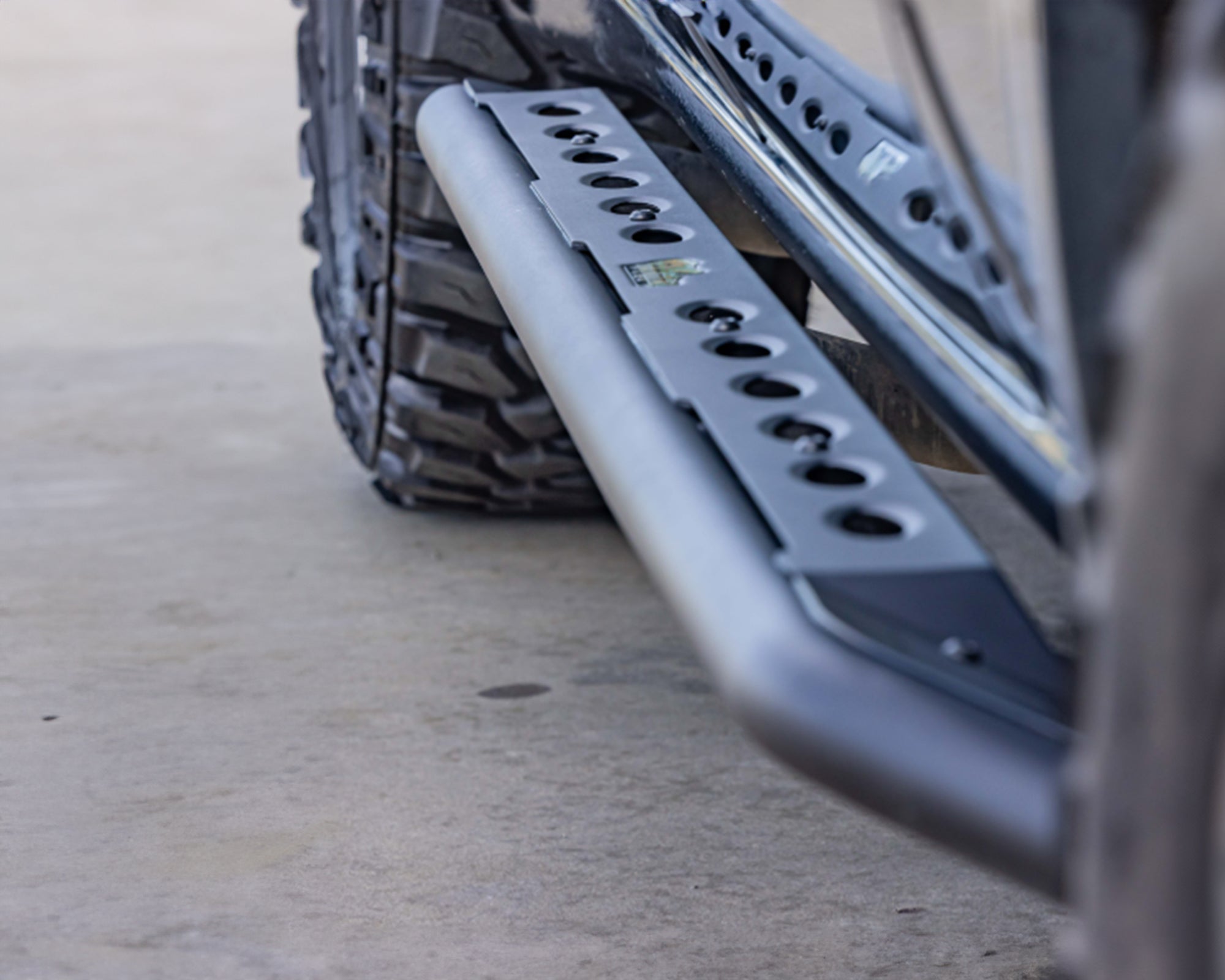 Steel 4x4 Side Steps for Chevrolet Silverado 1500 2019+ – IRONMAN