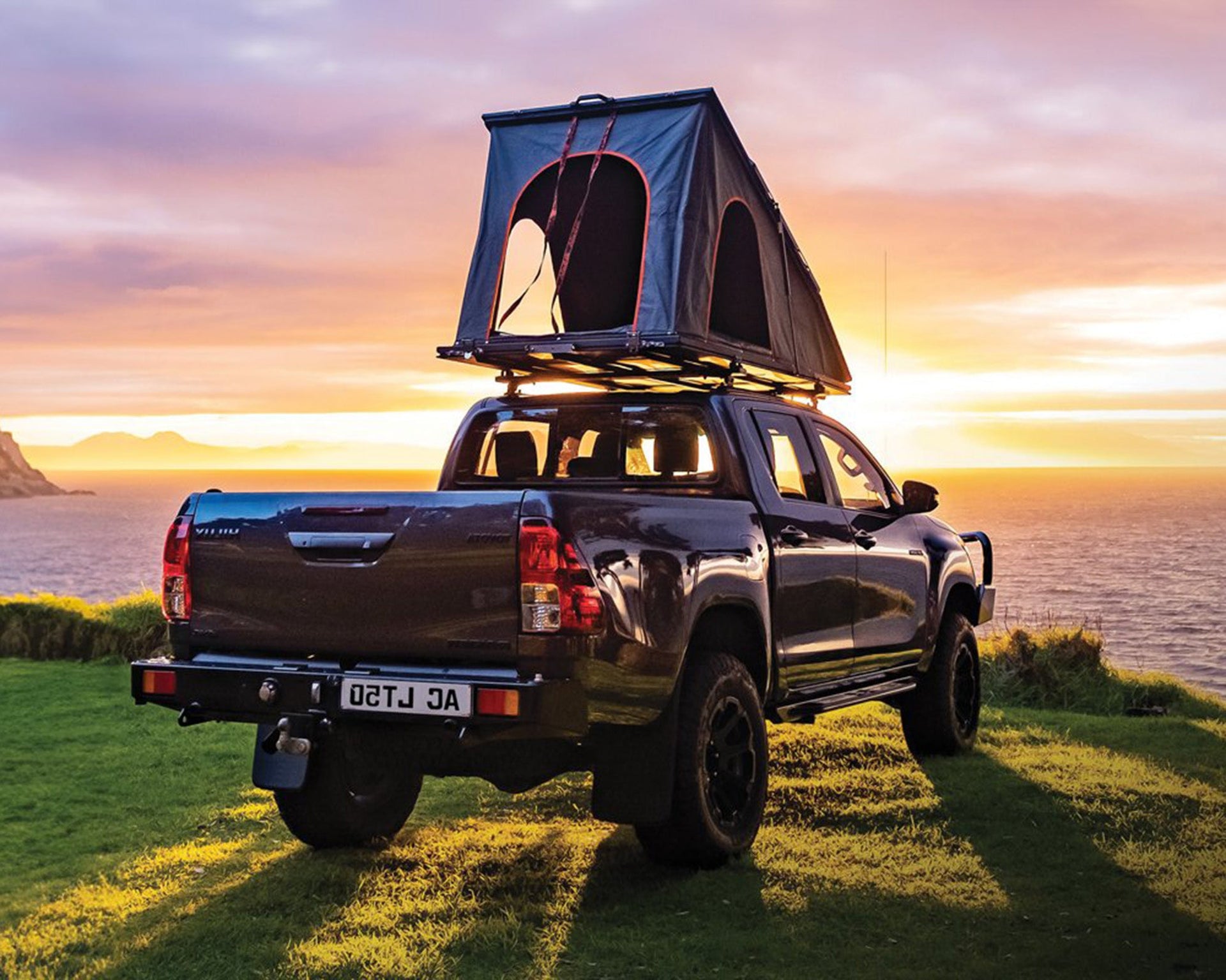 Ute Toyota Hilux Roof Top Tent OCAM Night Sky Aluminium Hardshell
