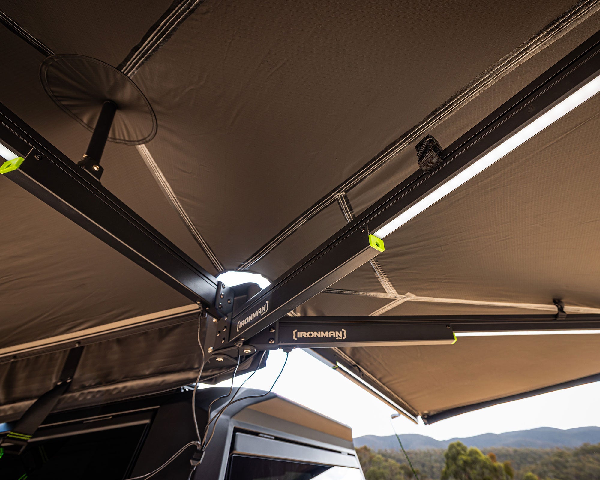 Deltawing 270° XL Awning (RHS, Unsupported)