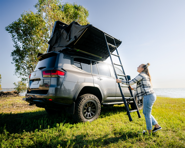 Ursa_1300_Hard_Shell_Rooftop_Tent_-_Ladder_Set-Up_-_IRONMAN_4X4