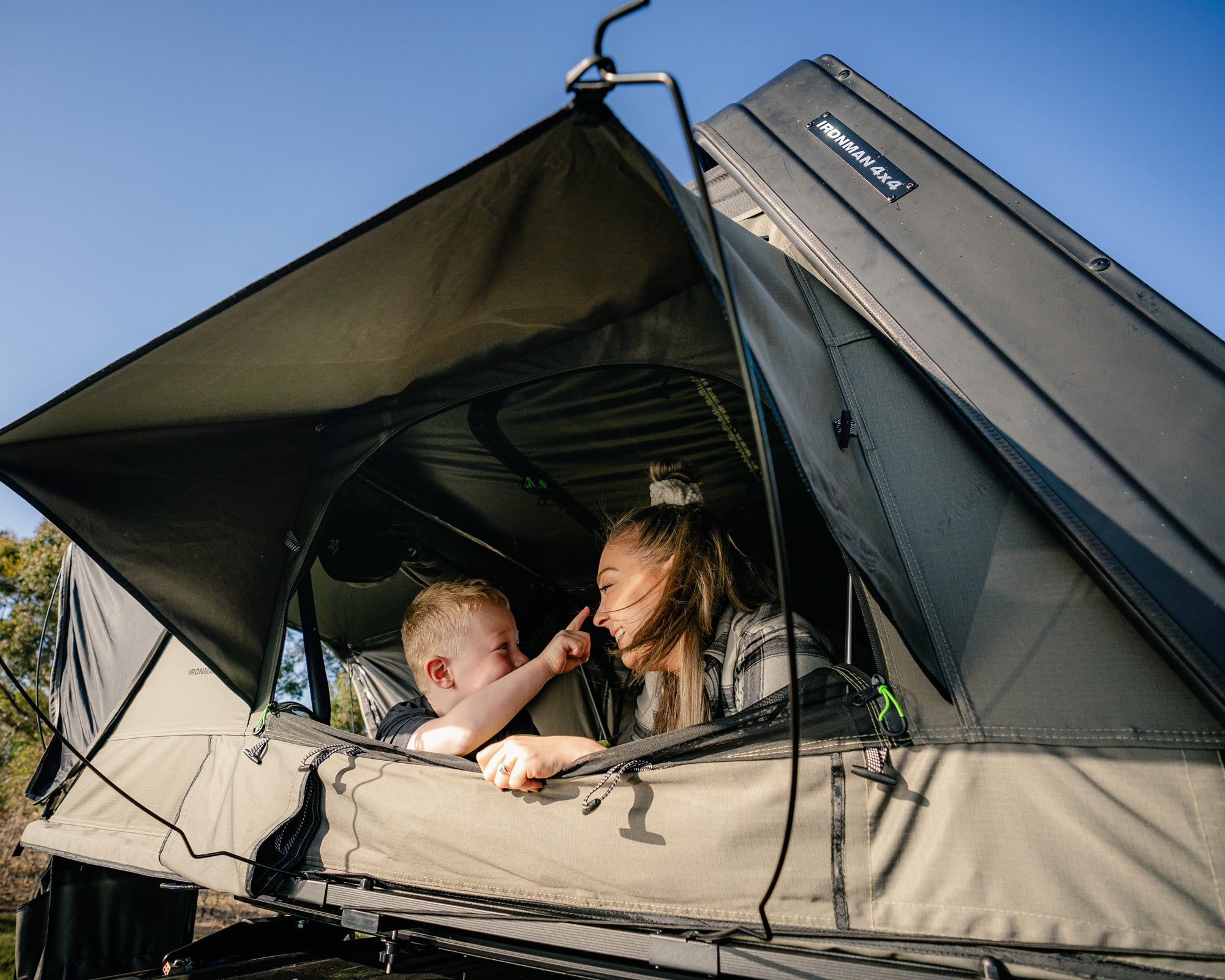 Ursa_1300_Hard_Shell_Rooftop_Tent_-_Open_Window_-_IRONMAN_4X4
