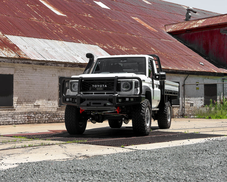 APEX Bull Bar & Lights Kit