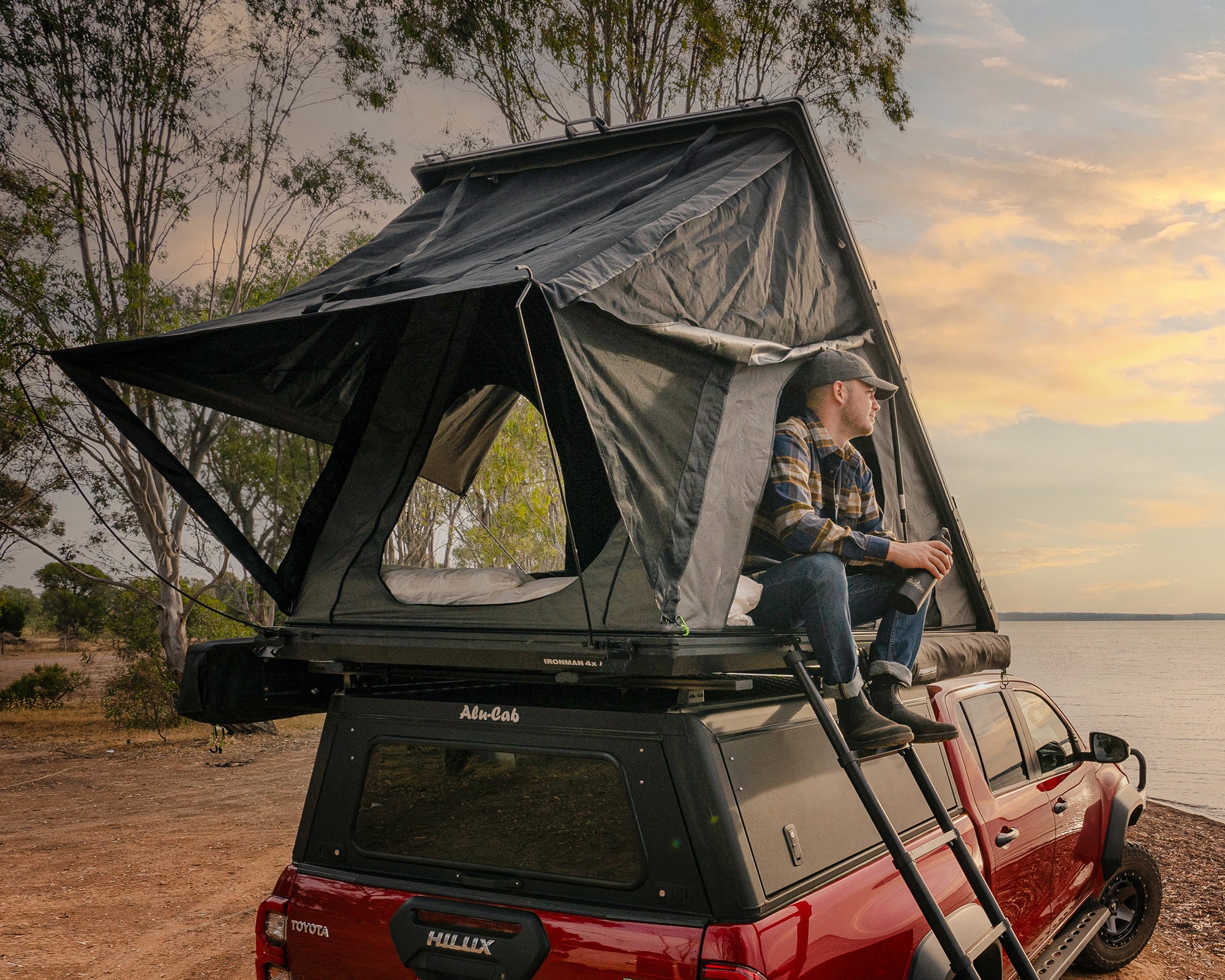Orion 1400 Rooftop Tent & 180° Awning Bundle