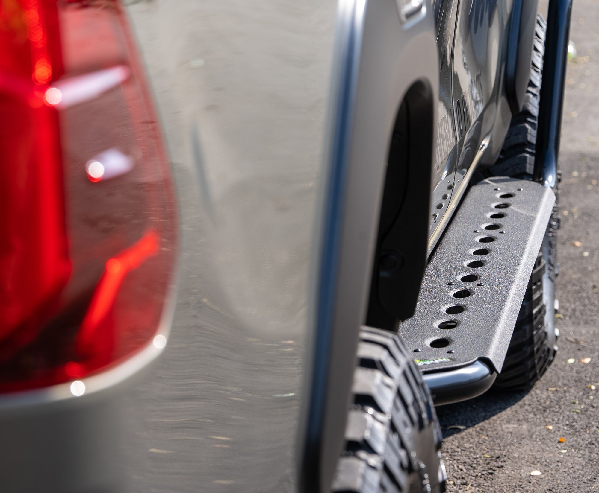 Steel 4x4 Side Steps for Toyota HiLux 2020+ – IRONMAN 4X4 Australia